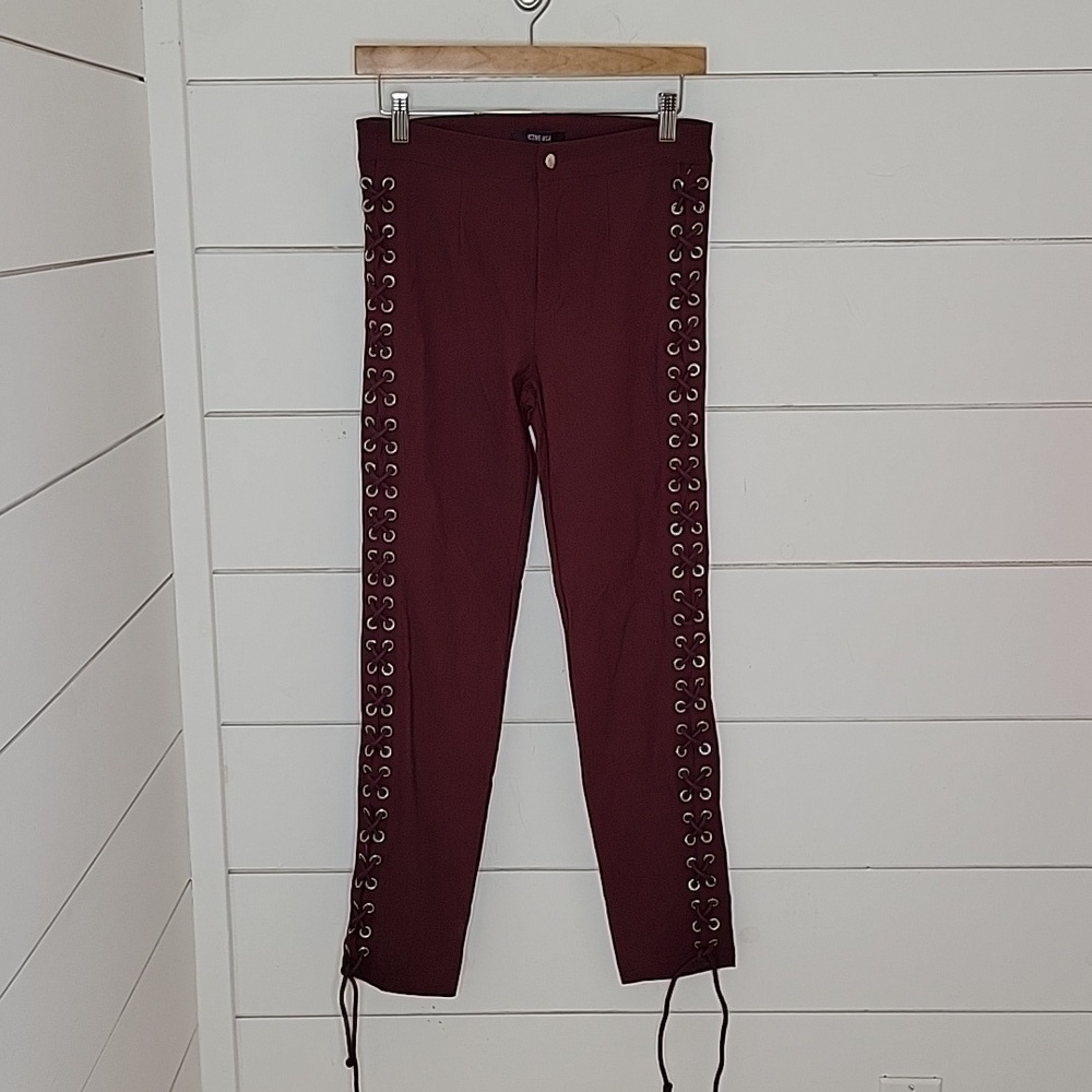 ROCK N ROLL! Active USA medium burgundy lace up leggings